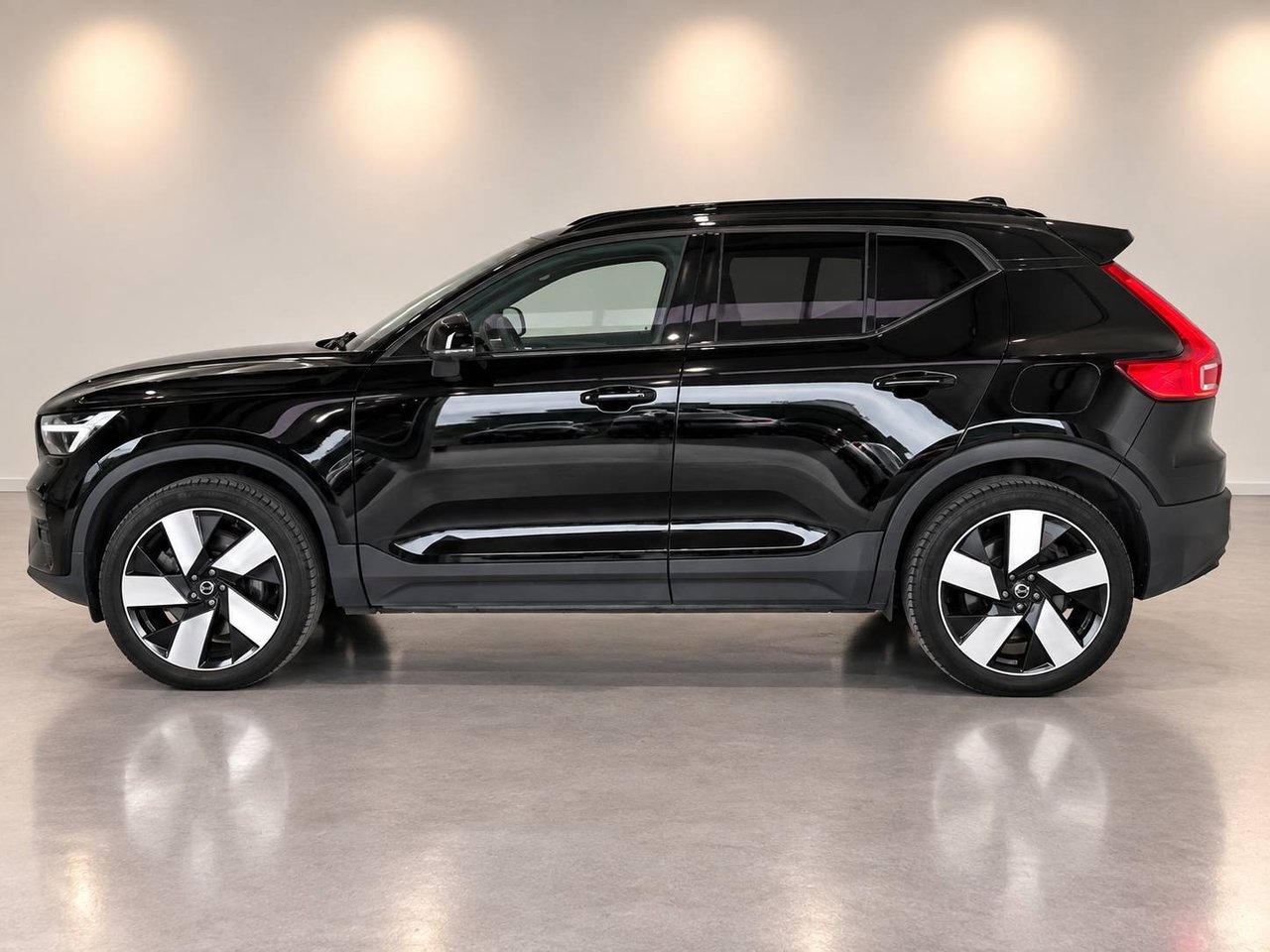 Volvo XC40 2023, kuva 4/10