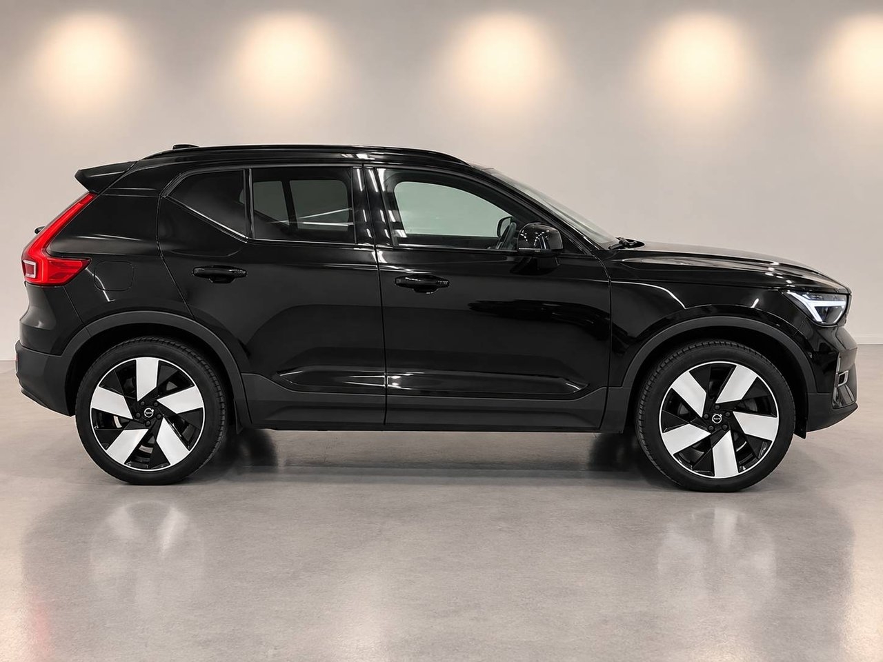 Volvo XC40 2023, kuva 3/10