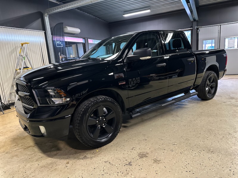 RAM 1500 2022, photo 2/7