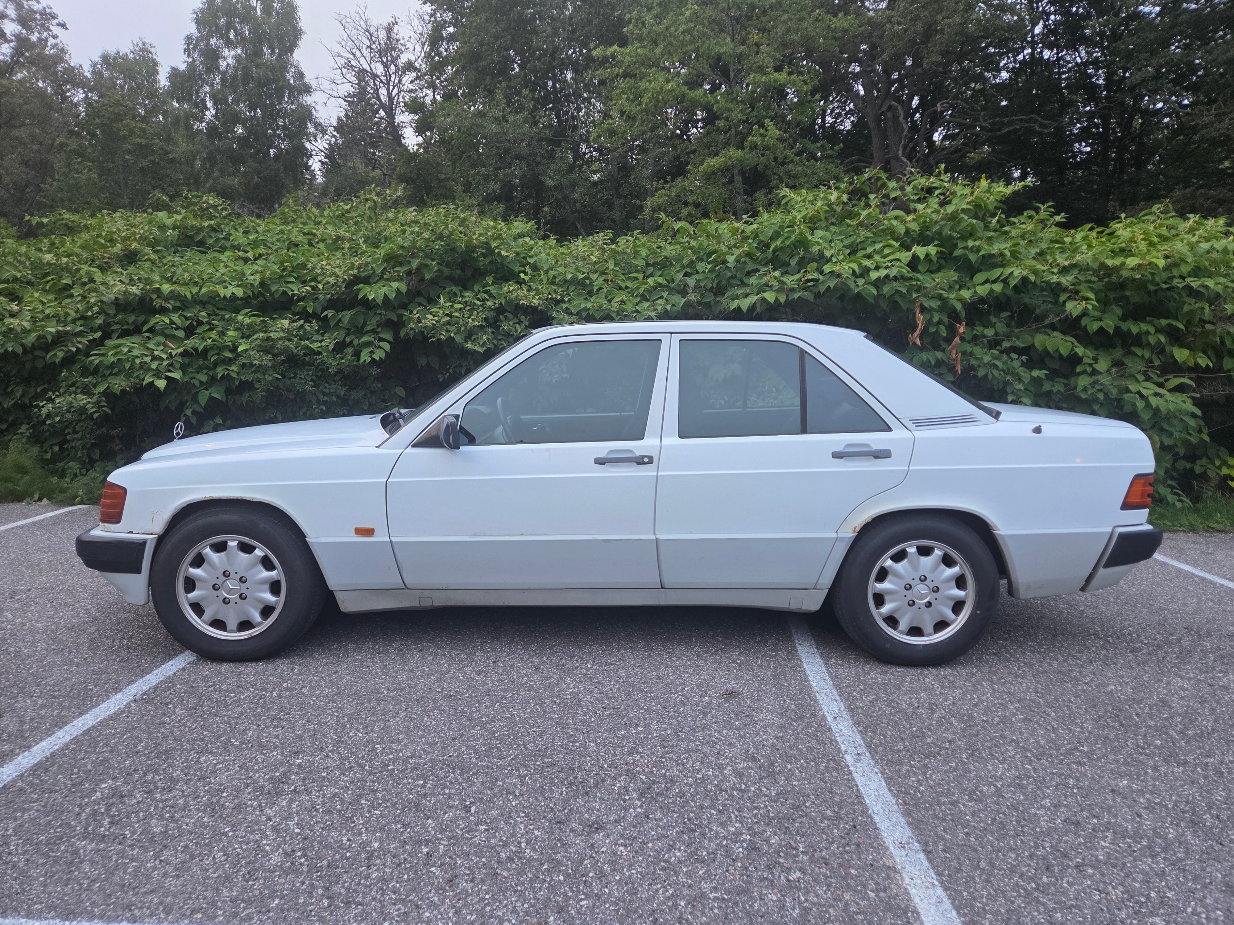 Mercedes-Benz 190