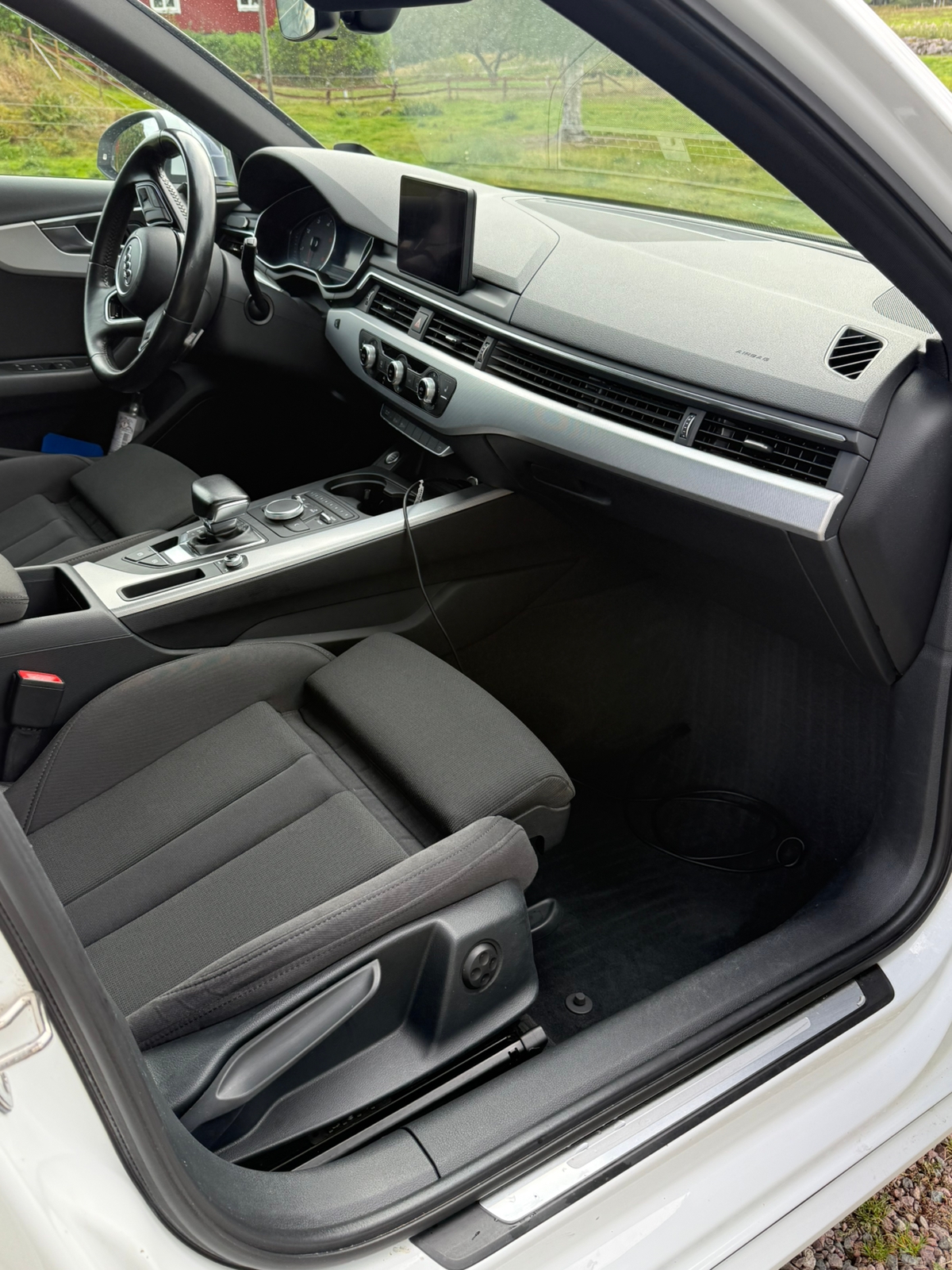 Audi A4 Avant 2.0 TDI S Tronic 2017, kuva 7/10