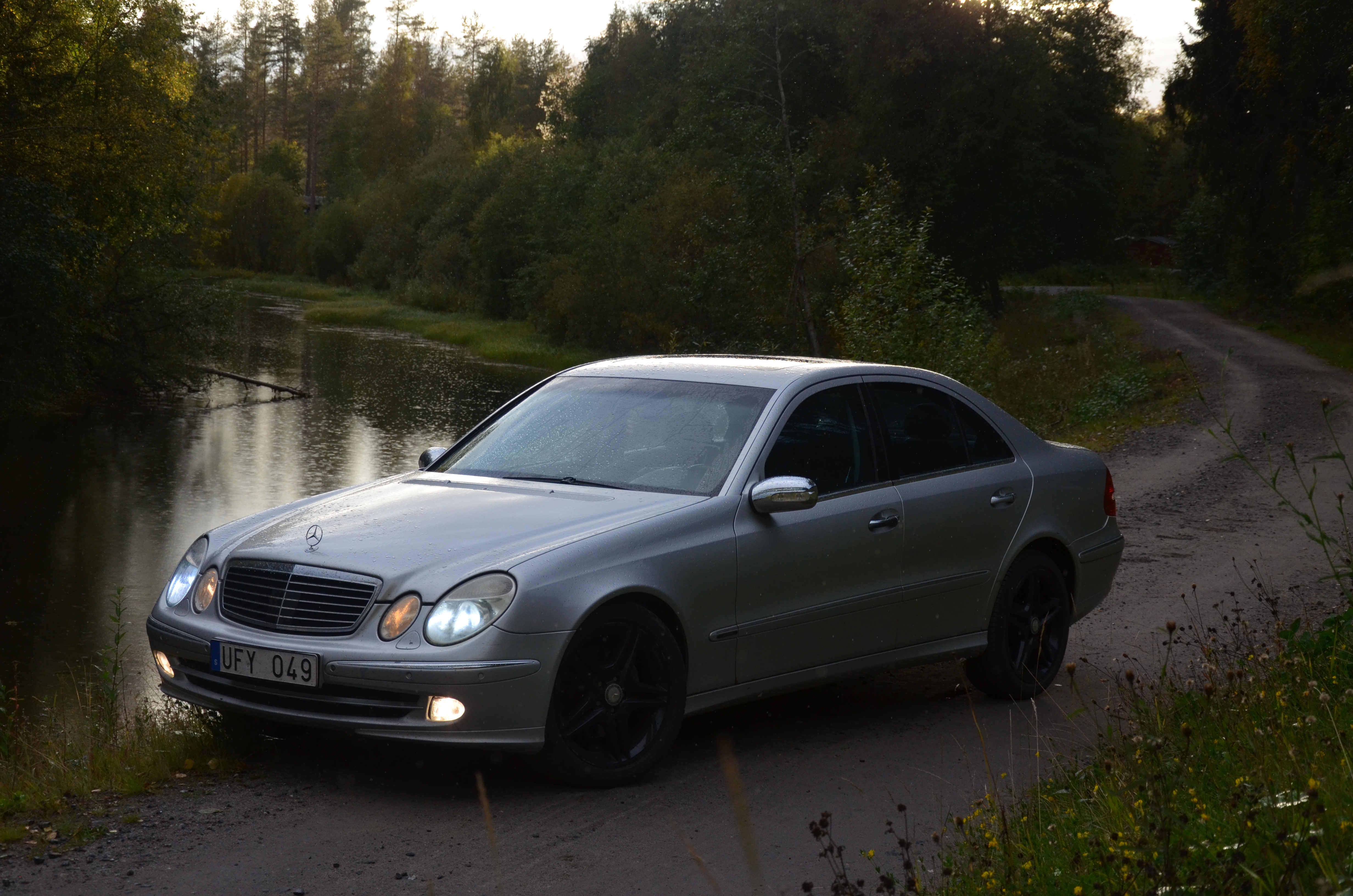 Mercedes-Benz E 320 CDI 5G-Tronic 2003, kuva 3/9
