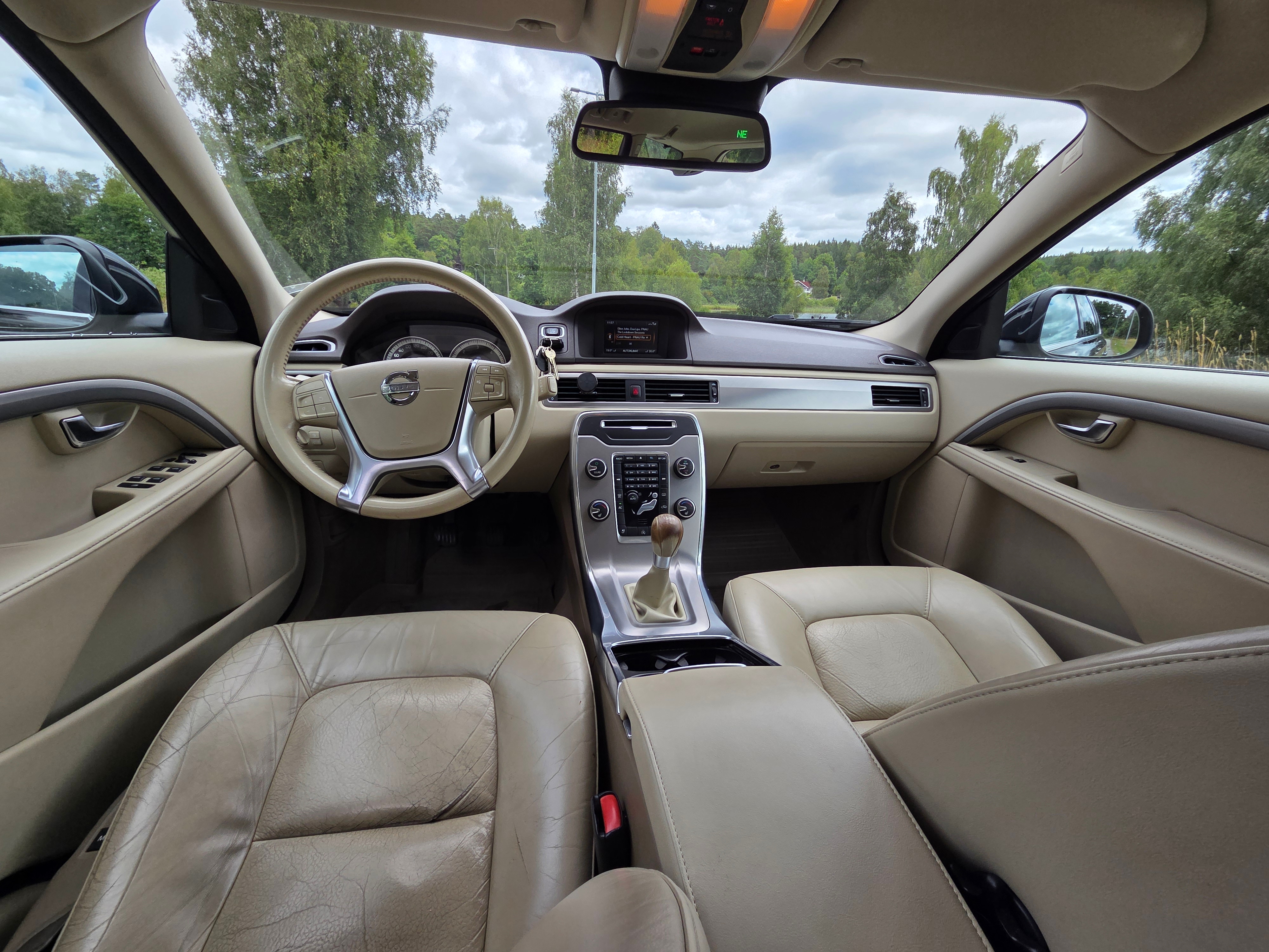 Volvo V70 D2 Manuell 2013, bild 2/2