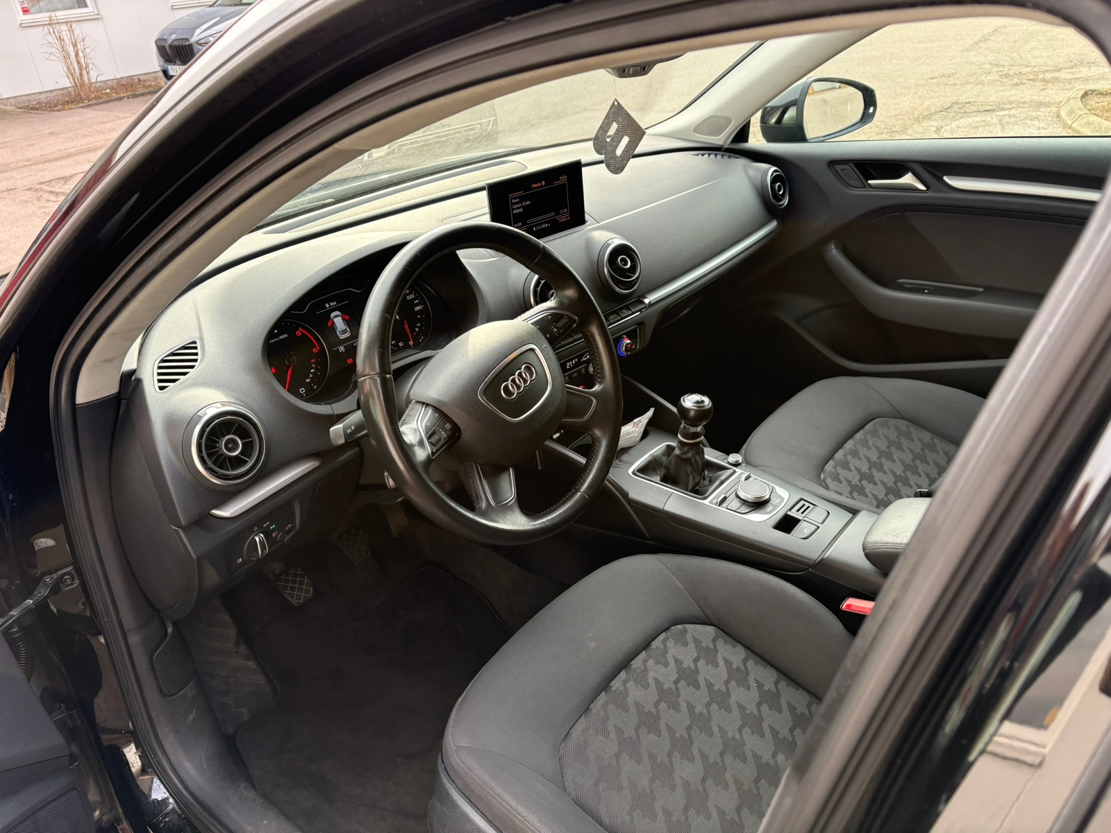 Audi A3 Sportback 2.0 TDI Manuell 2014, bild 5/5