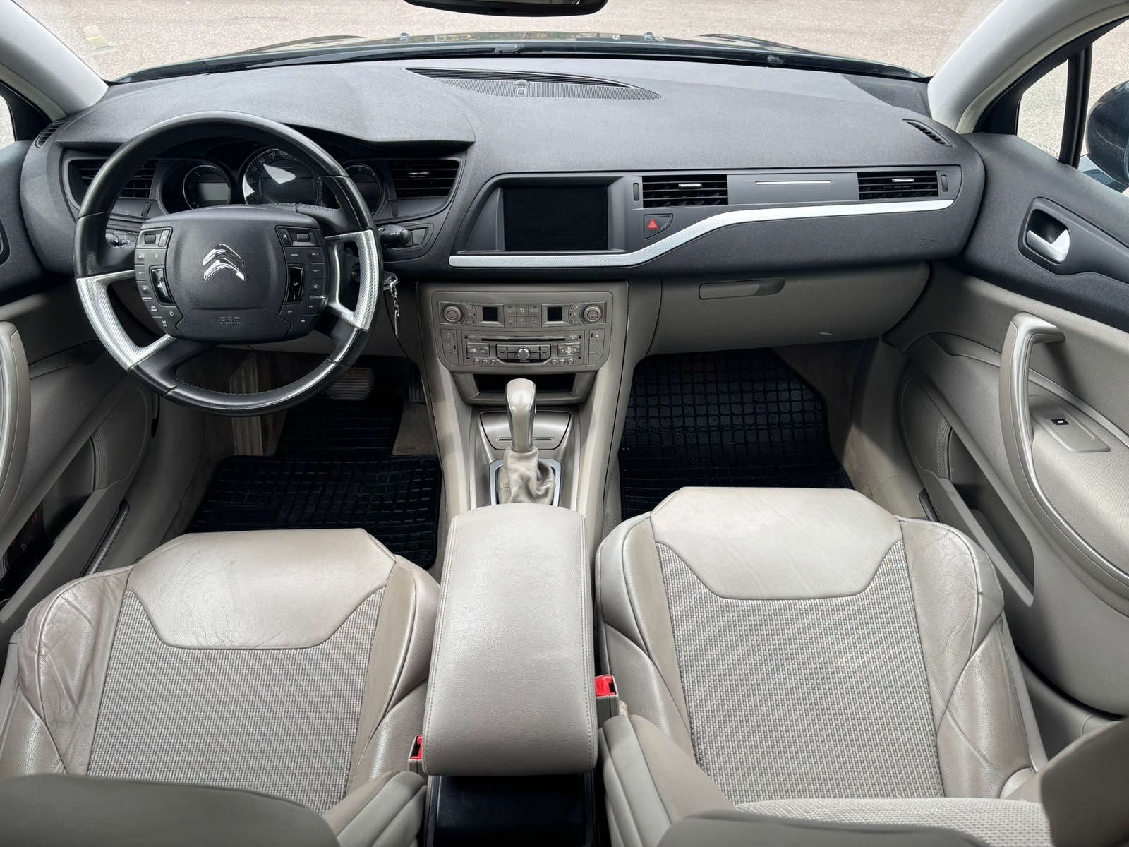 Citroen C5 Sedan 2.2 HDi Automatisk 2015, bild 5/6
