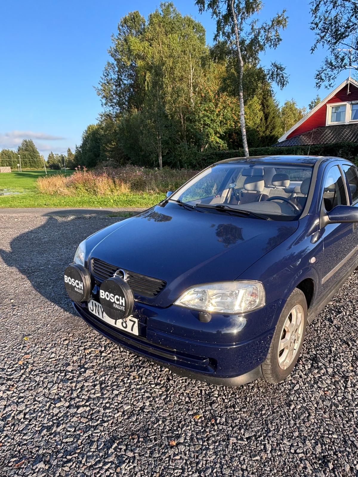 Opel Astra Sedan 1.4i Manuell 1999, bild 2/10