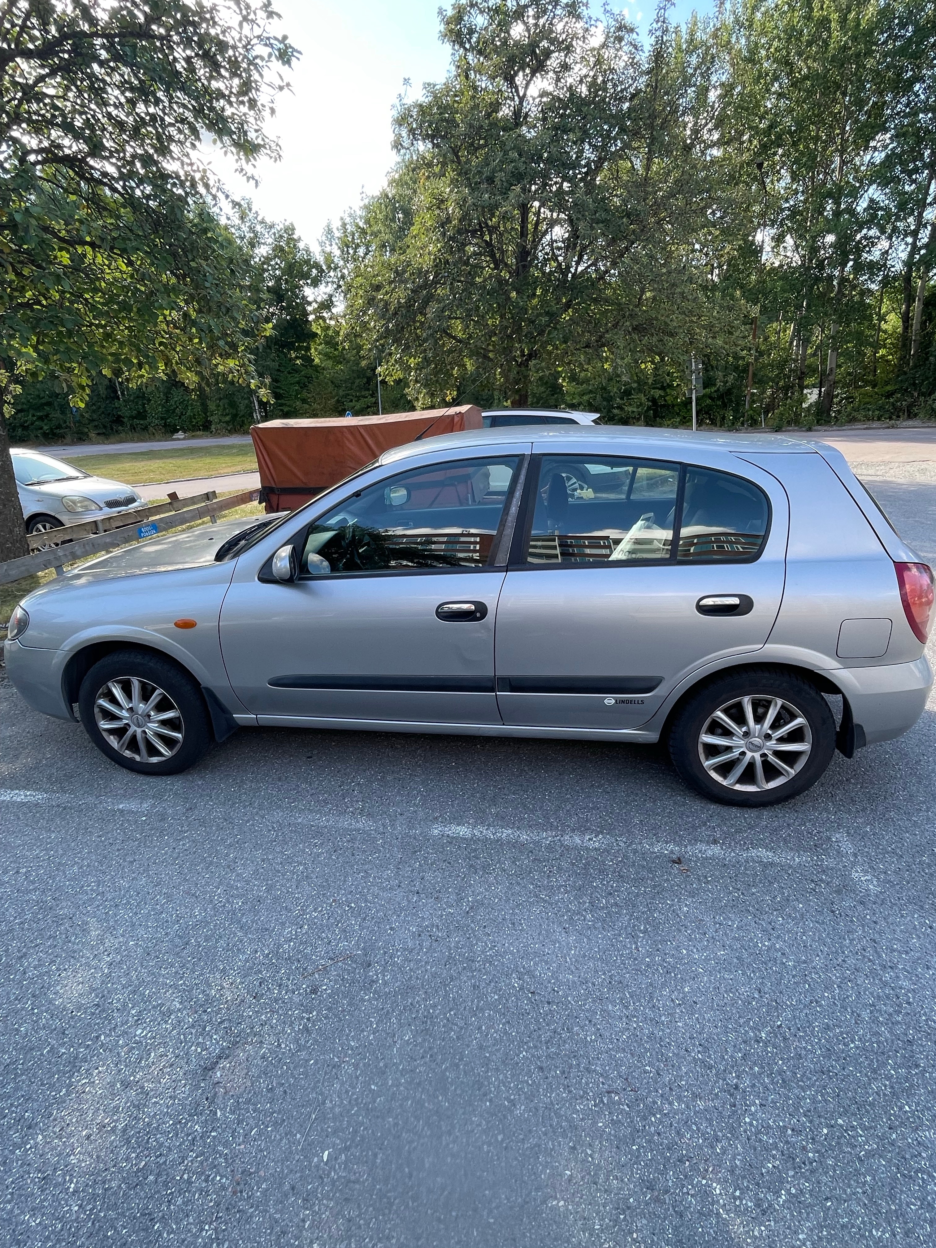 Nissan Almera 5-dörrar 1.8 Manuell 2005, bild 2/8