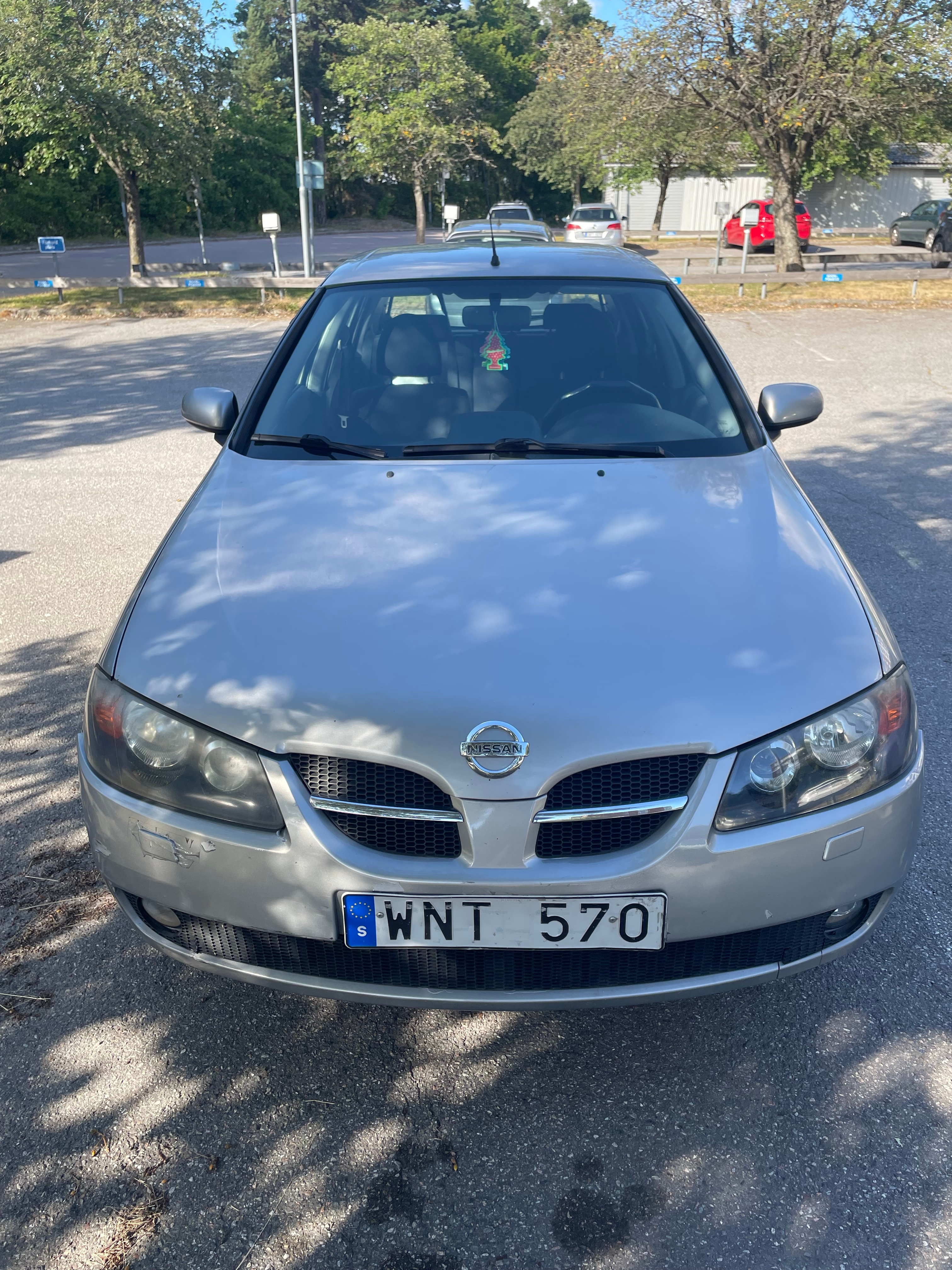 Nissan Almera