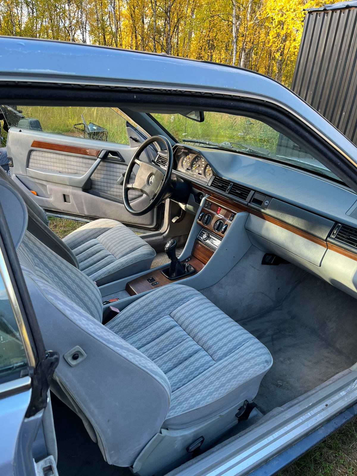 Mercedes-Benz 230 CE Coupé Manuell 1991, photo 2/5