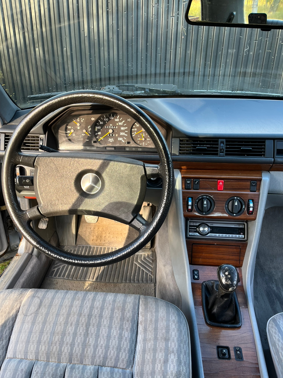 Mercedes-Benz 230