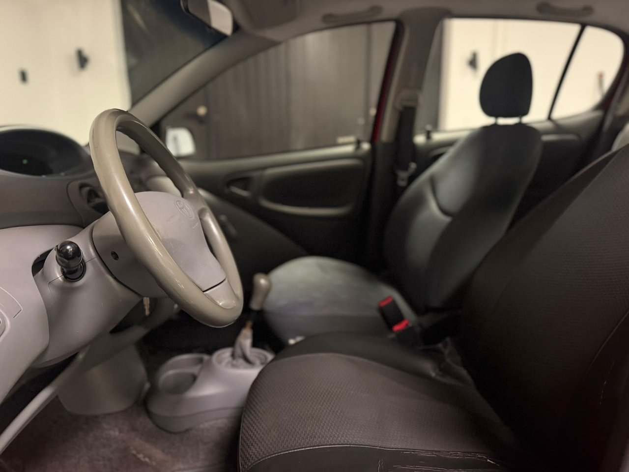 Toyota Yaris 5-dörrar 1.0 VVT-i 68Hk 2002, bild 7/10