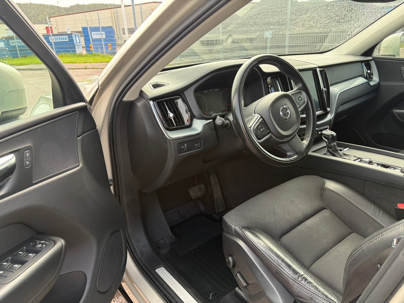 Volvo XC60 D4 AWD Geartronic 2018, bild 3/5