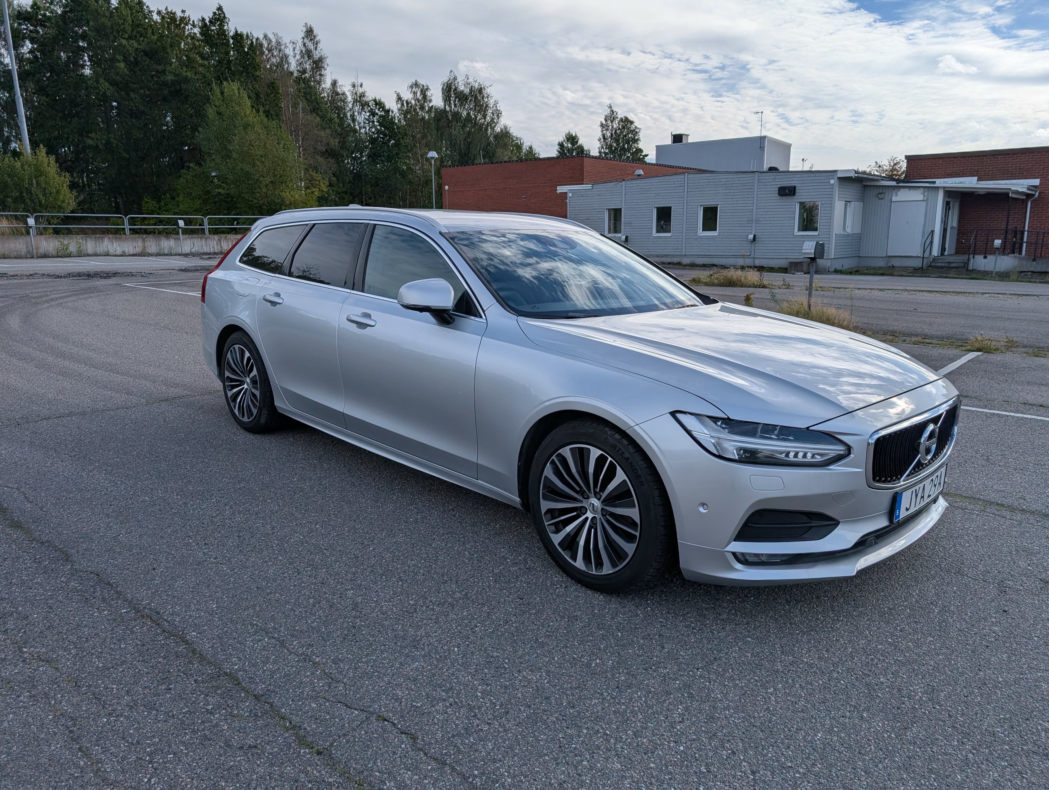 Volvo V90