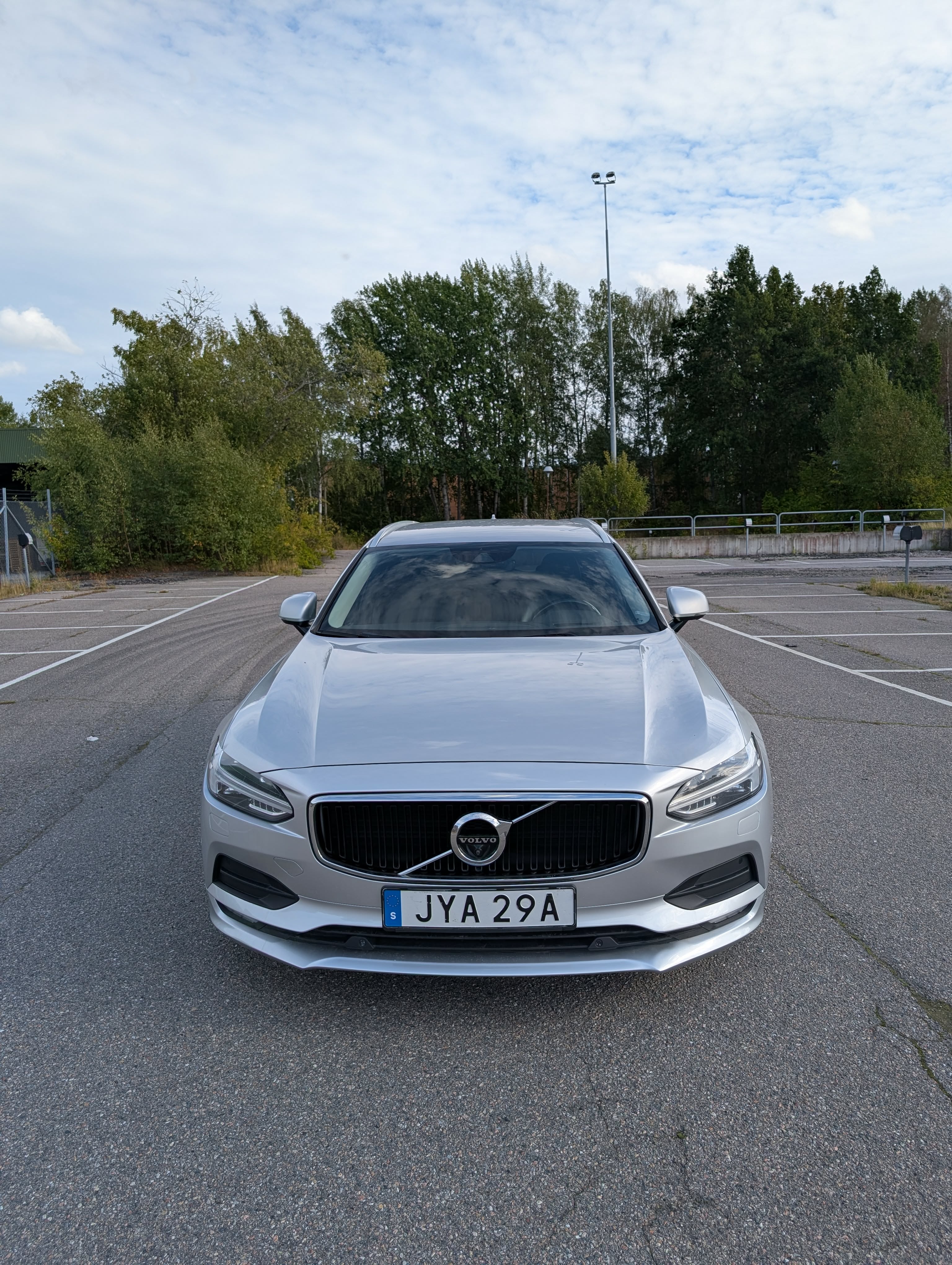 Volvo V90 D4 Geartronic 2020, kuva 2/8