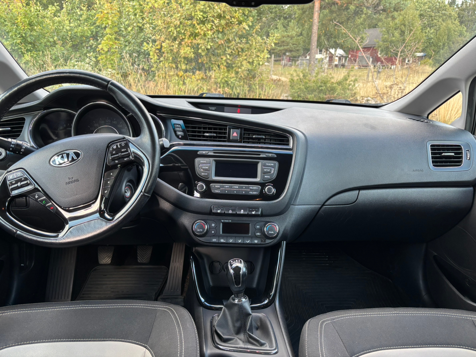 Kia Ceed _sw 1.6 GDI Manuell 2016, bild 2/5