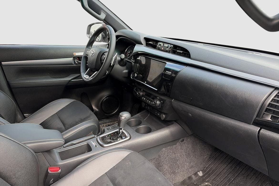Toyota HiLux GR II 2,8 Hybrid Automat 2026, bild 6/10