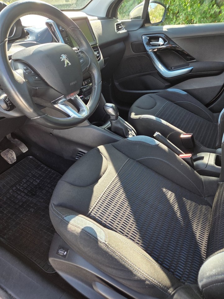 Peugeot 208 5-dörrar 1.2 VTi 2012, bild 6/9