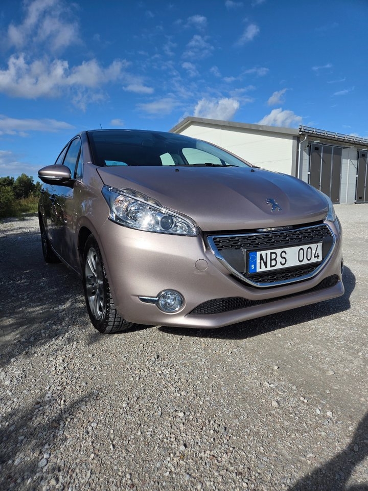 Peugeot 208 5-dörrar 1.2 VTi 2012, bild 3/9