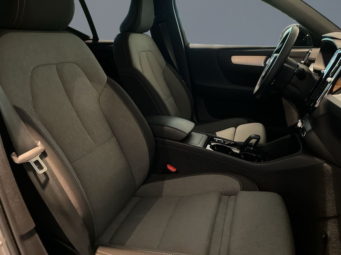 Volvo XC40 B3 FWD Bensin Plus Dark 2025, bild 7/14