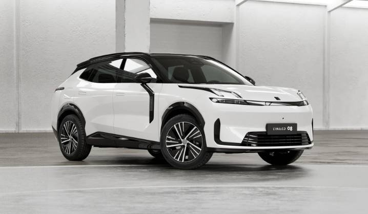 Lynk & Co 08 CORE 2026, photo 2/16