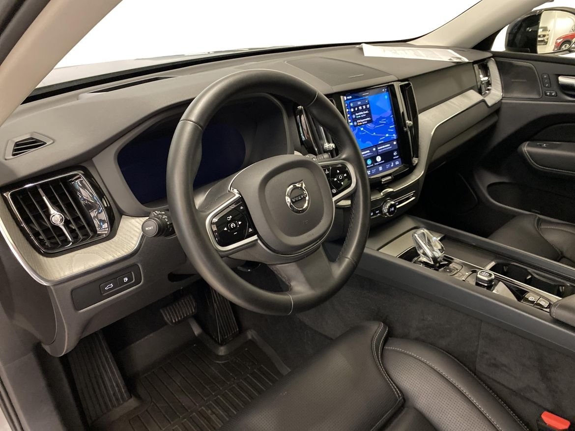 Volvo XC60 T6 Plus Dark Nordic Edition 2025, bild 6/10
