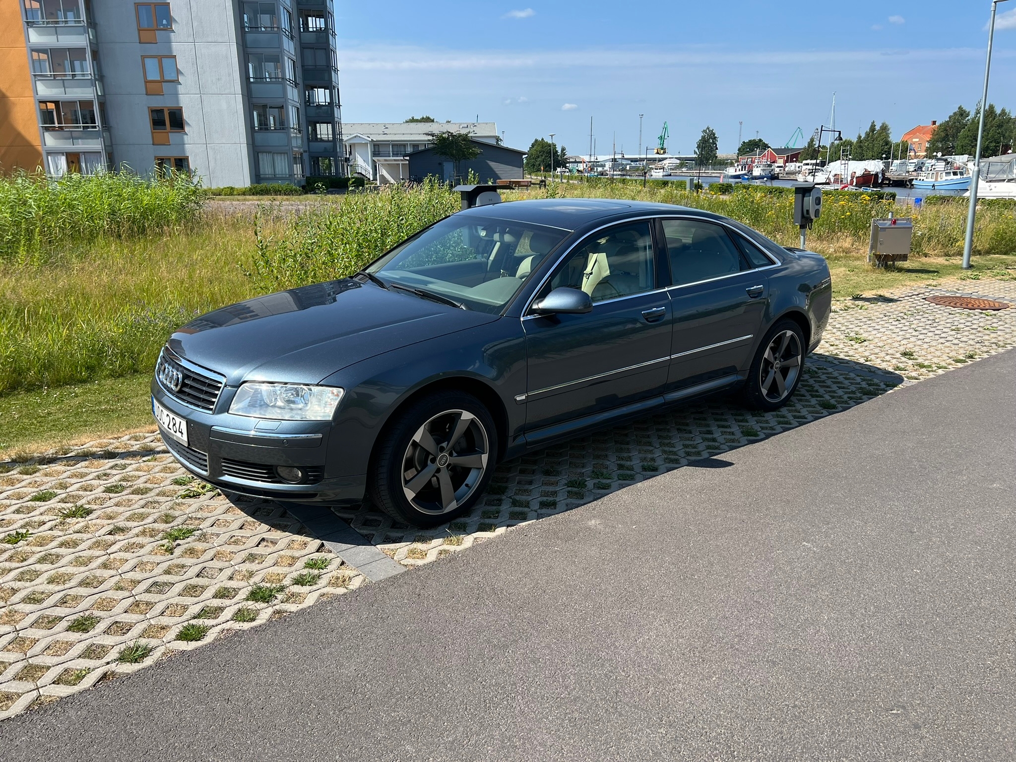 Audi A8