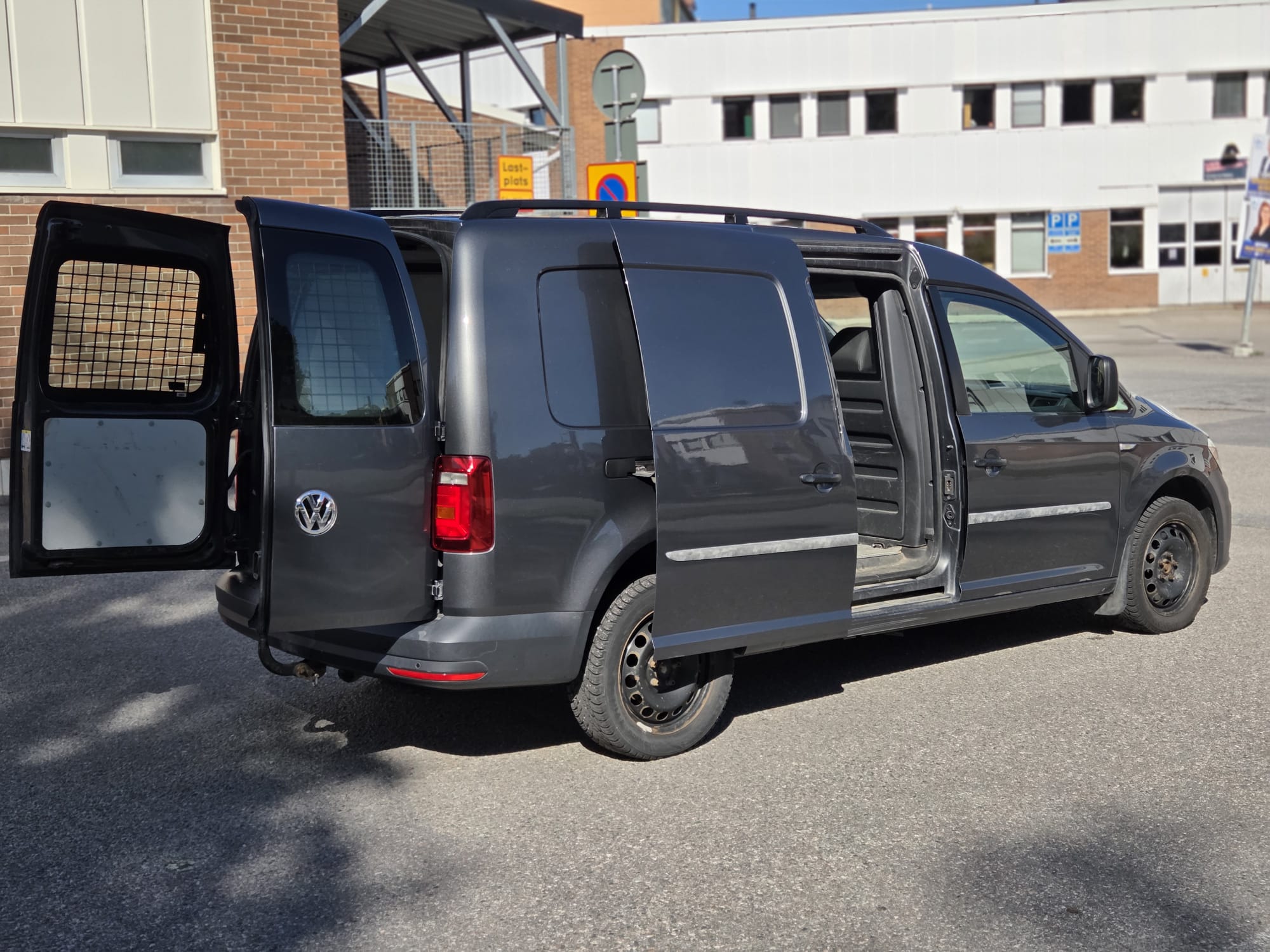 Volkswagen Caddy Maxi 2018, bild 3/10