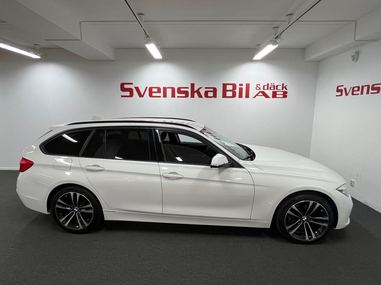 BMW 320 d xDrive Touring AUT Sport line 2019, bild 5/10