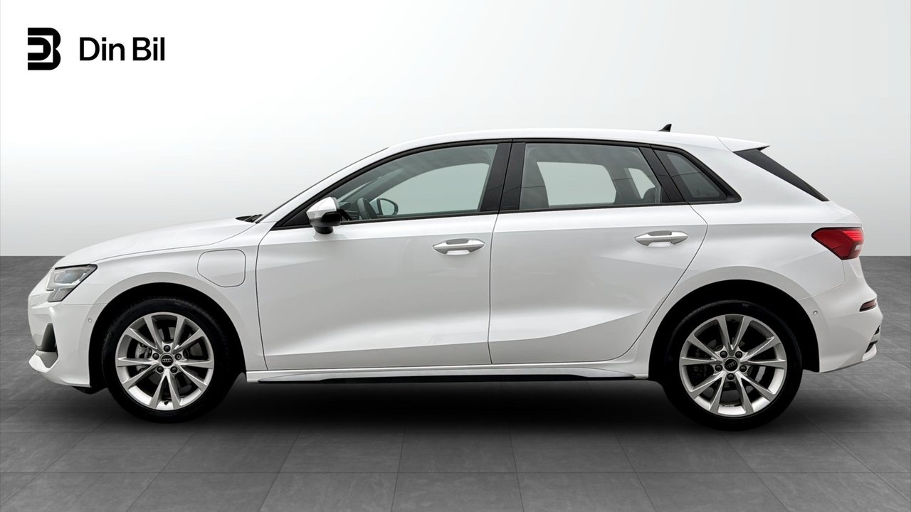 Audi A3 2025, bild 2/10