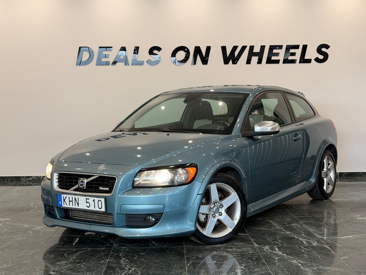 Volvo C30 2.0D Momentum, R-Design 136hk 2008, photo 2/10