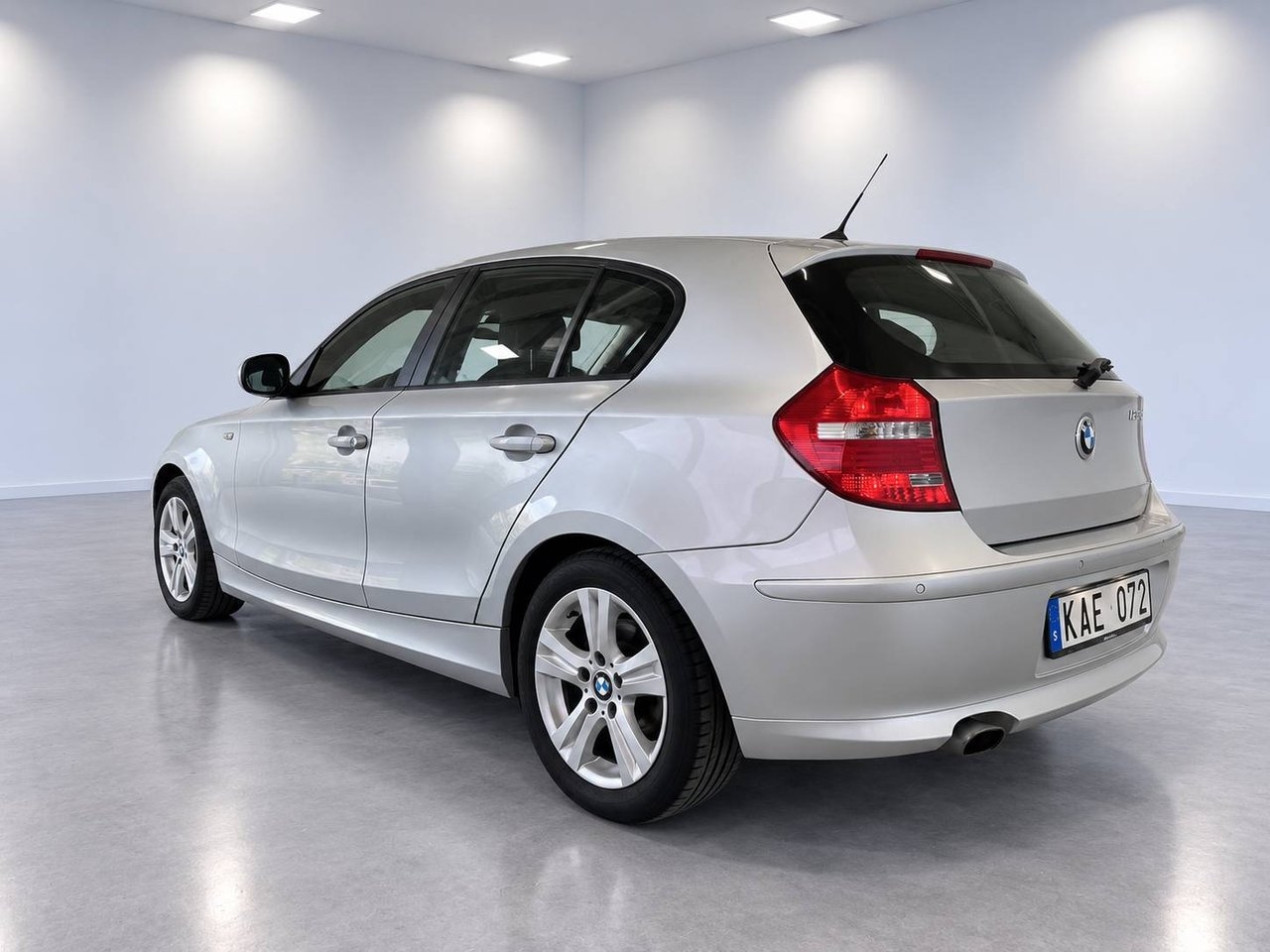 BMW 120 2010, photo 6/10