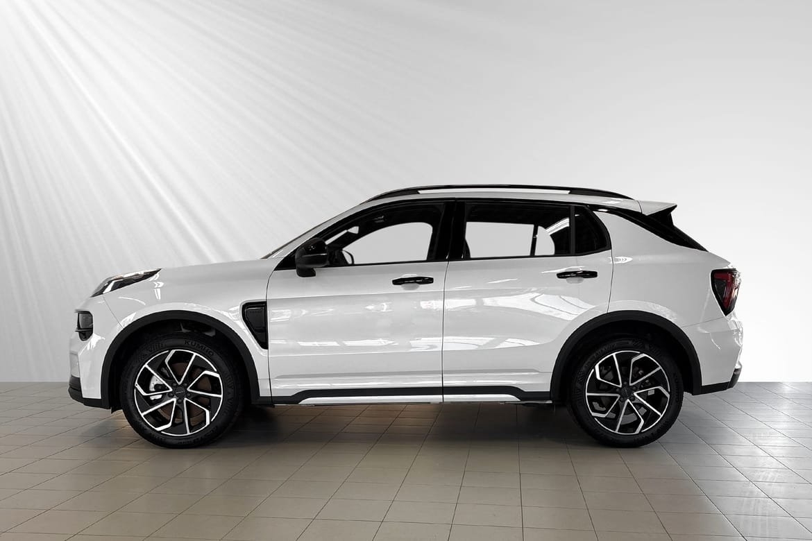 Lynk & Co 01 Core PHEV 2025, bild 2/21