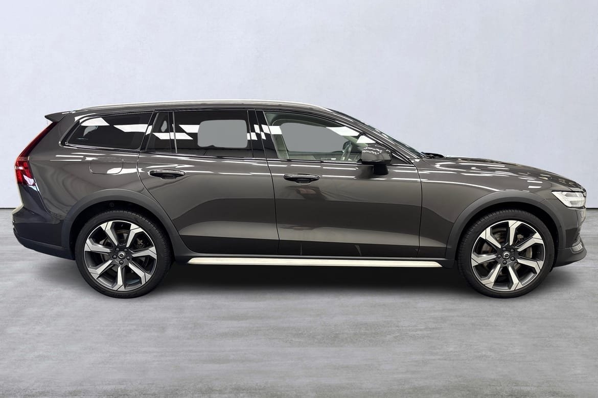 Volvo V60 Cross Country 2023, kuva 3/10