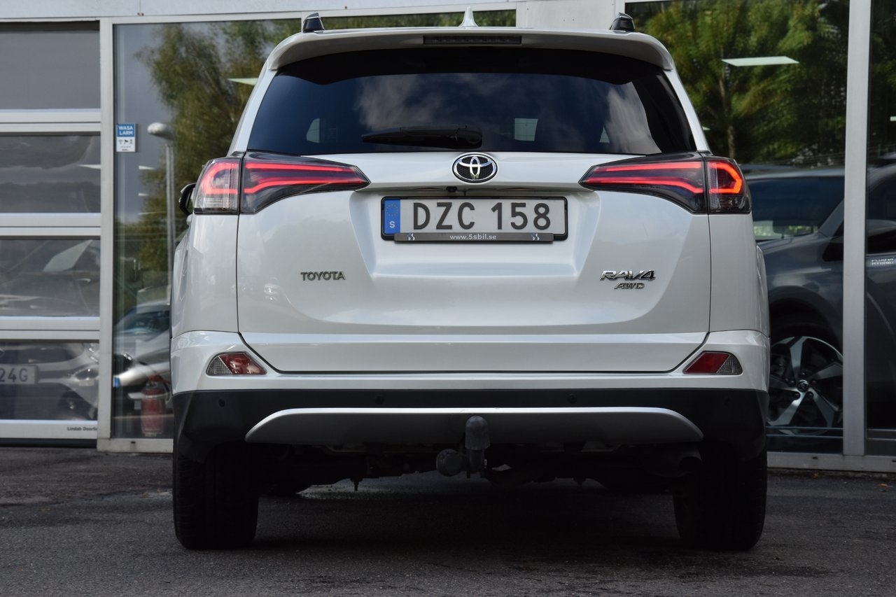 Toyota RAV4 2016, kuva 7/10