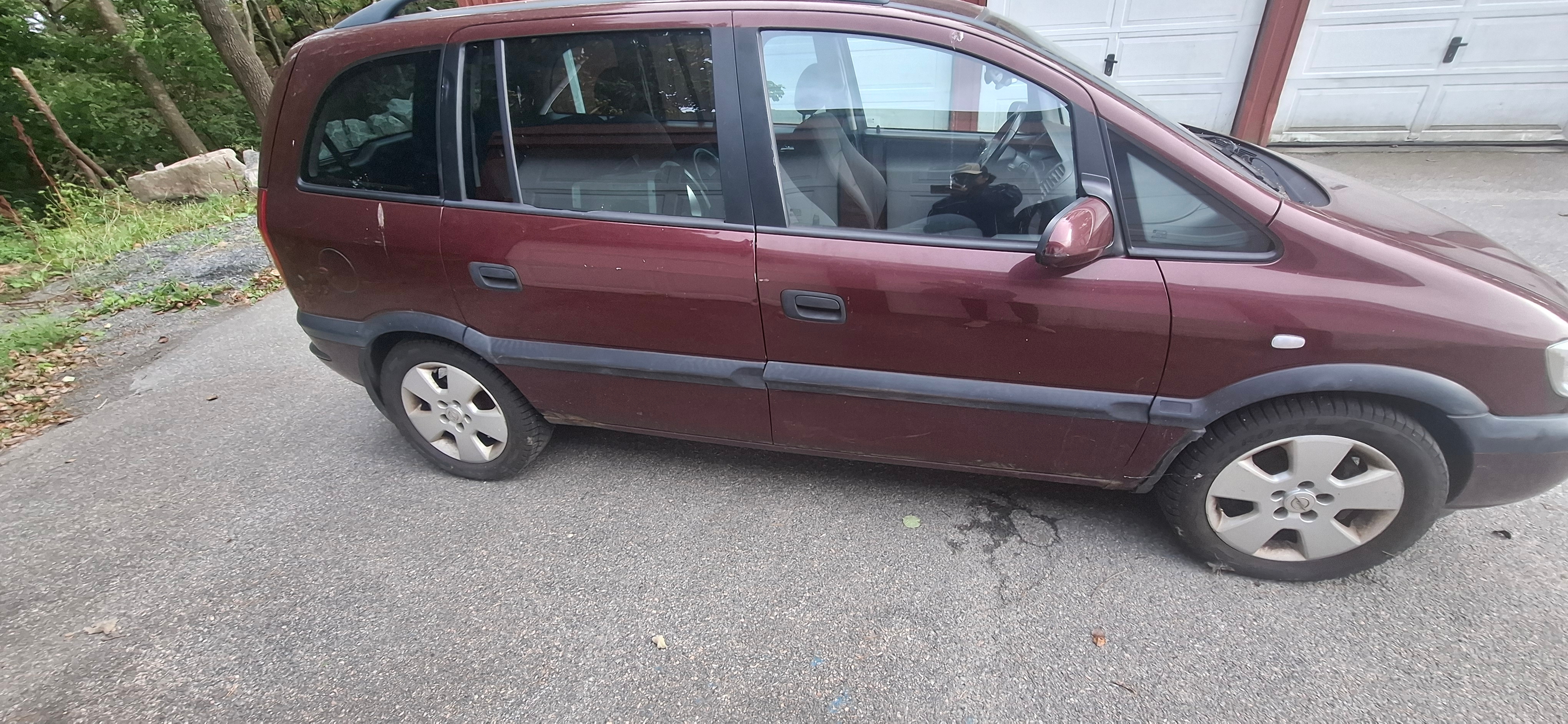 Opel Zafira 2.2 Manuell 2003, bild 4/7