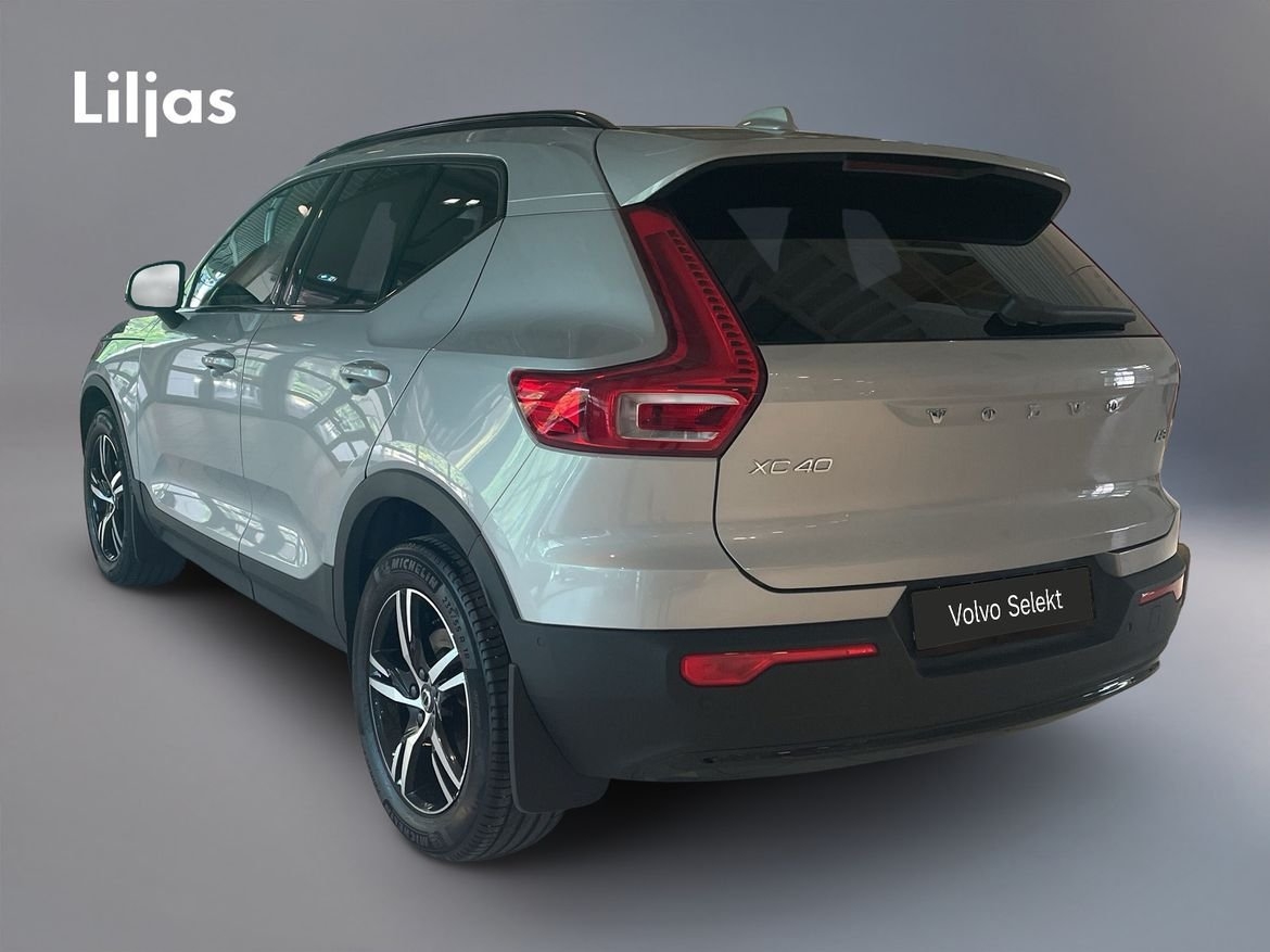 Volvo XC40 B3 FWD Bensin Plus Dark 2025, bild 4/14