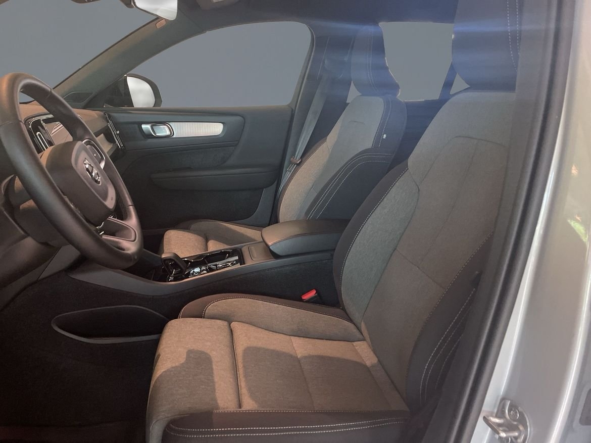 Volvo XC40 B3 FWD Bensin Plus Dark 2025, bild 6/14