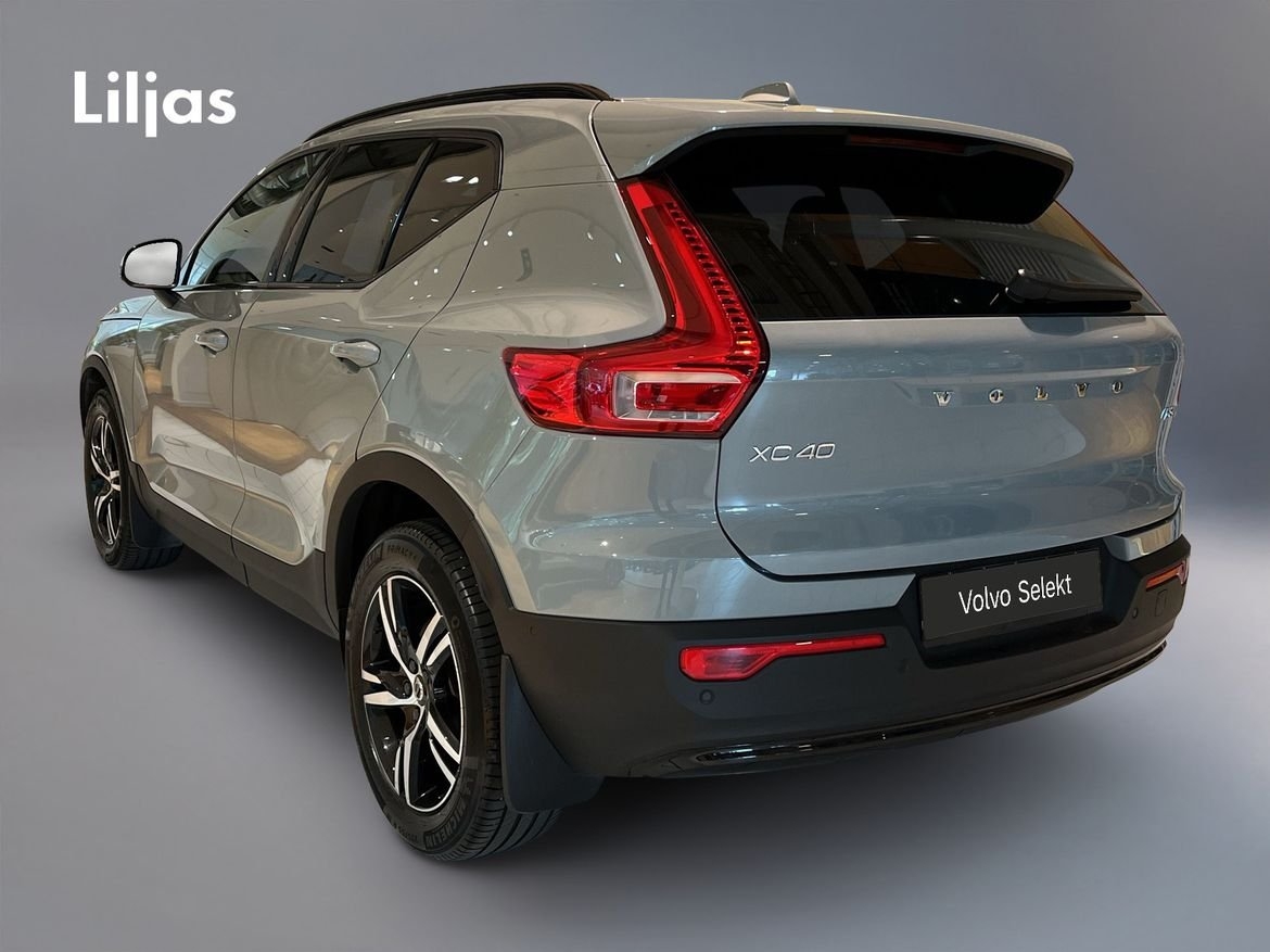 Volvo XC40 B3 FWD Bensin Plus Dark 2025, bild 4/14