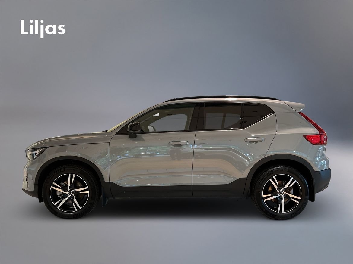 Volvo XC40 B3 FWD Bensin Plus Dark 2025, bild 3/14