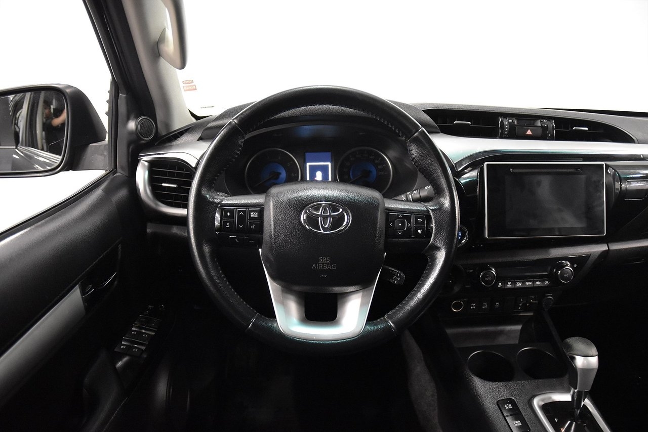 Toyota HiLux 2018, bild 2/10