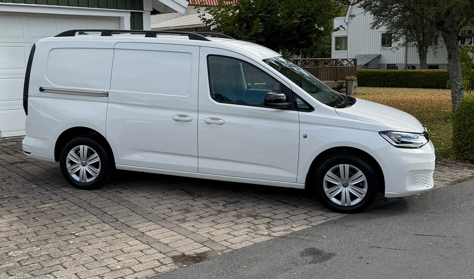 Volkswagen Caddy Maxi Cargo 2.0 TDI 2023, bild 2/10