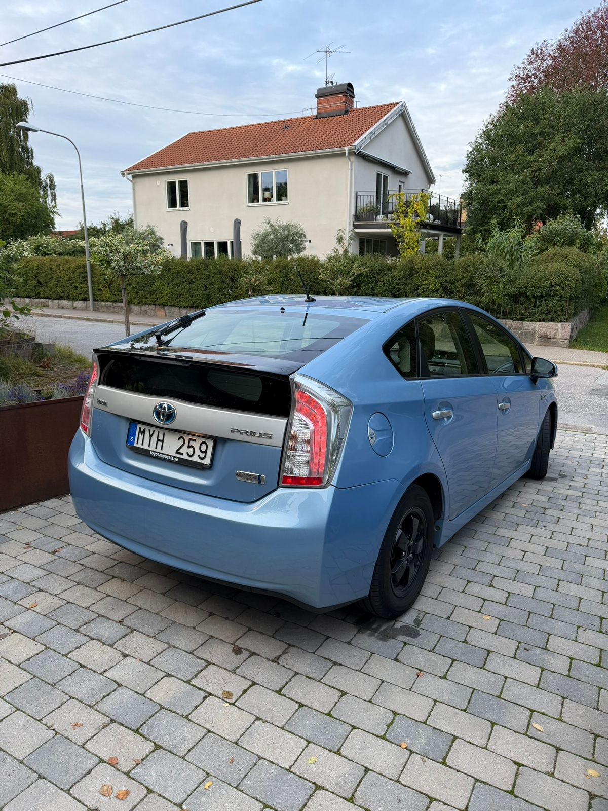 Toyota Prius Plug-in Hybrid 2012, bild 3/9