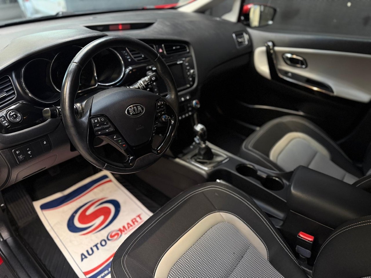 Kia Ceed 1.6 CRDi EX Comfort 2014, bild 7/10