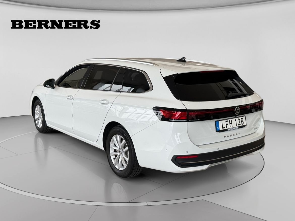 Volkswagen Passat 2025, bild 3/11