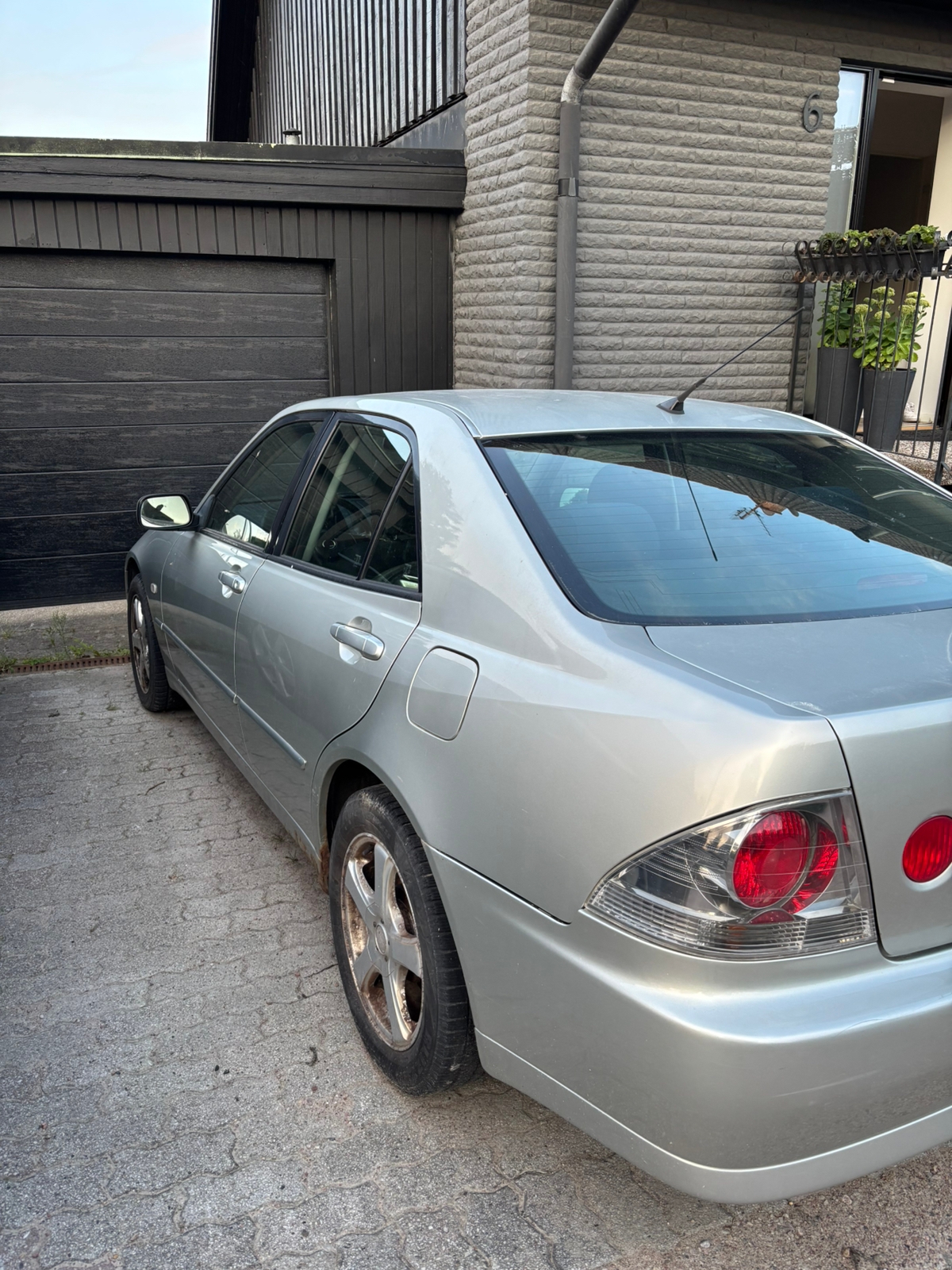 Lexus IS 200 2.0 Automatisk 2005, bild 3/10