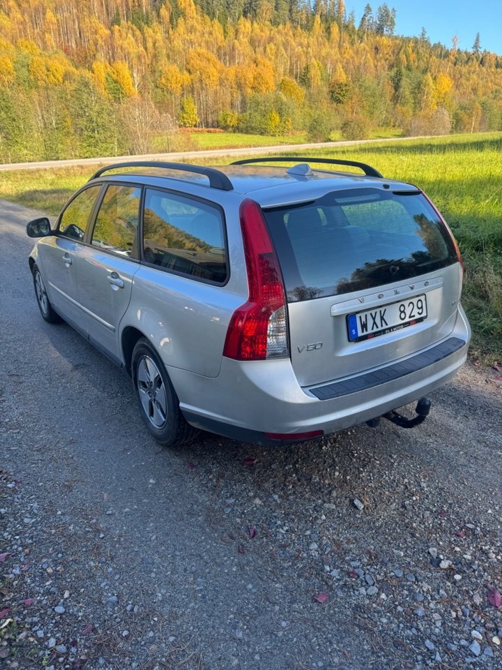 Volvo V50 1.8F Kinetic Euro 4 Nybesiktad 2010, bild 4/6
