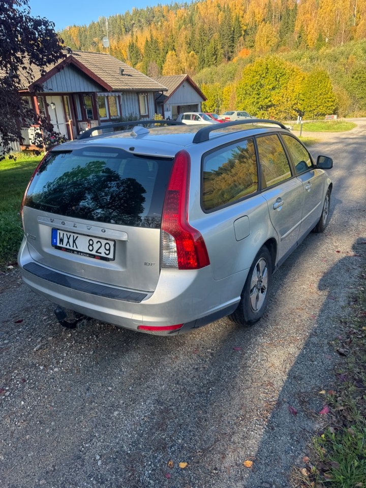 Volvo V50 1.8F Kinetic Euro 4 Nybesiktad 2010, bild 3/6