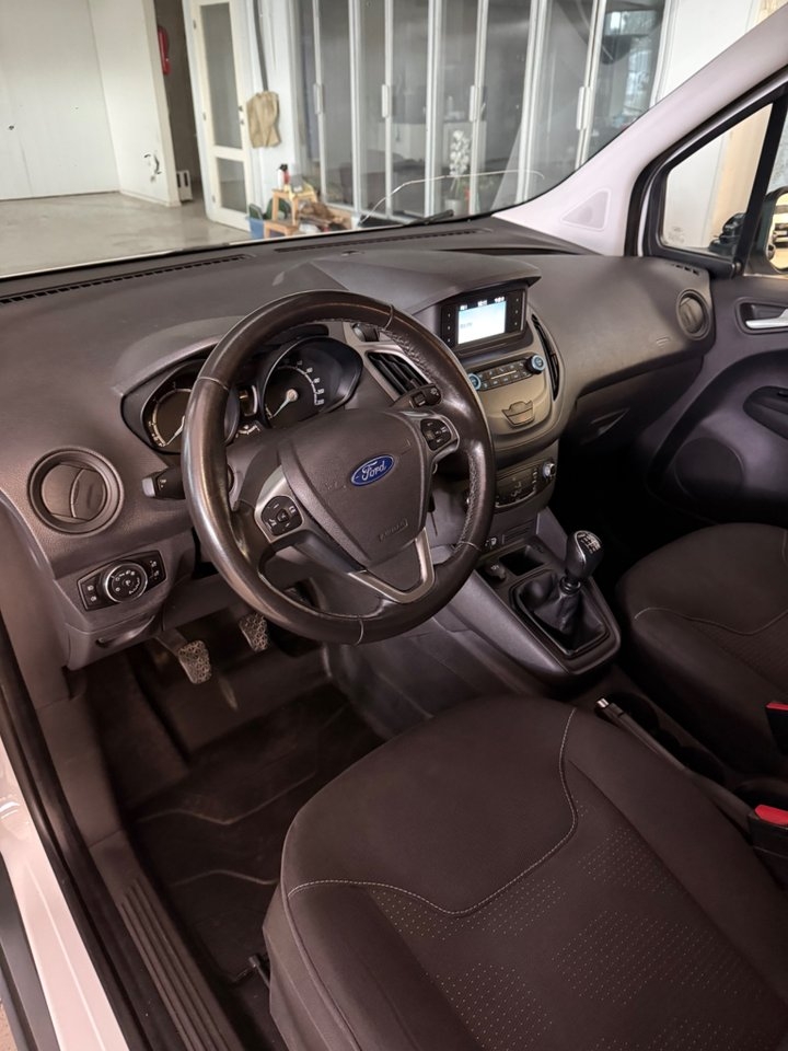 Ford Transit Courier 1.5 TDCi Euro 6 2019, bild 4/10