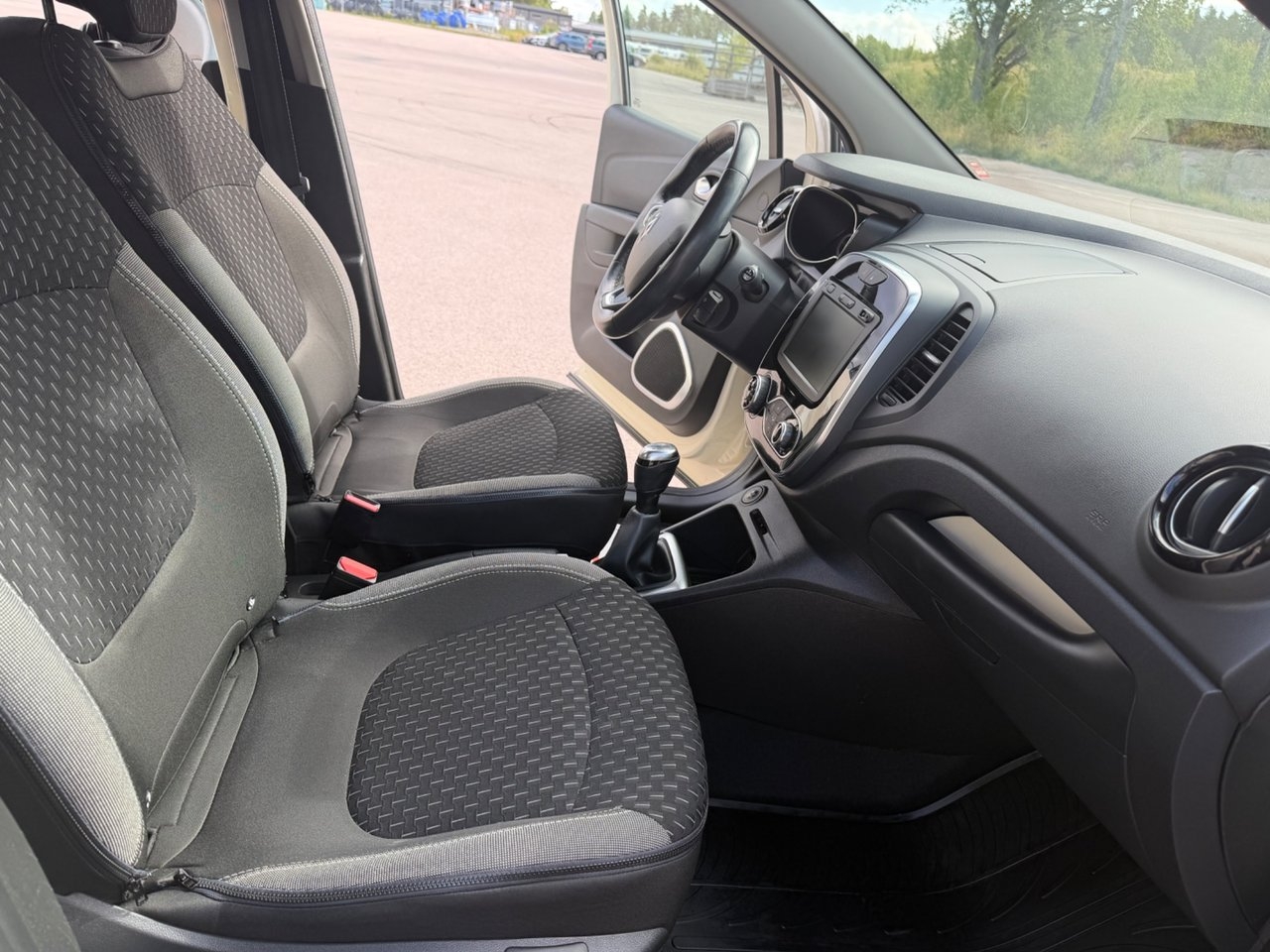 Renault Captur 2019, bild 6/19