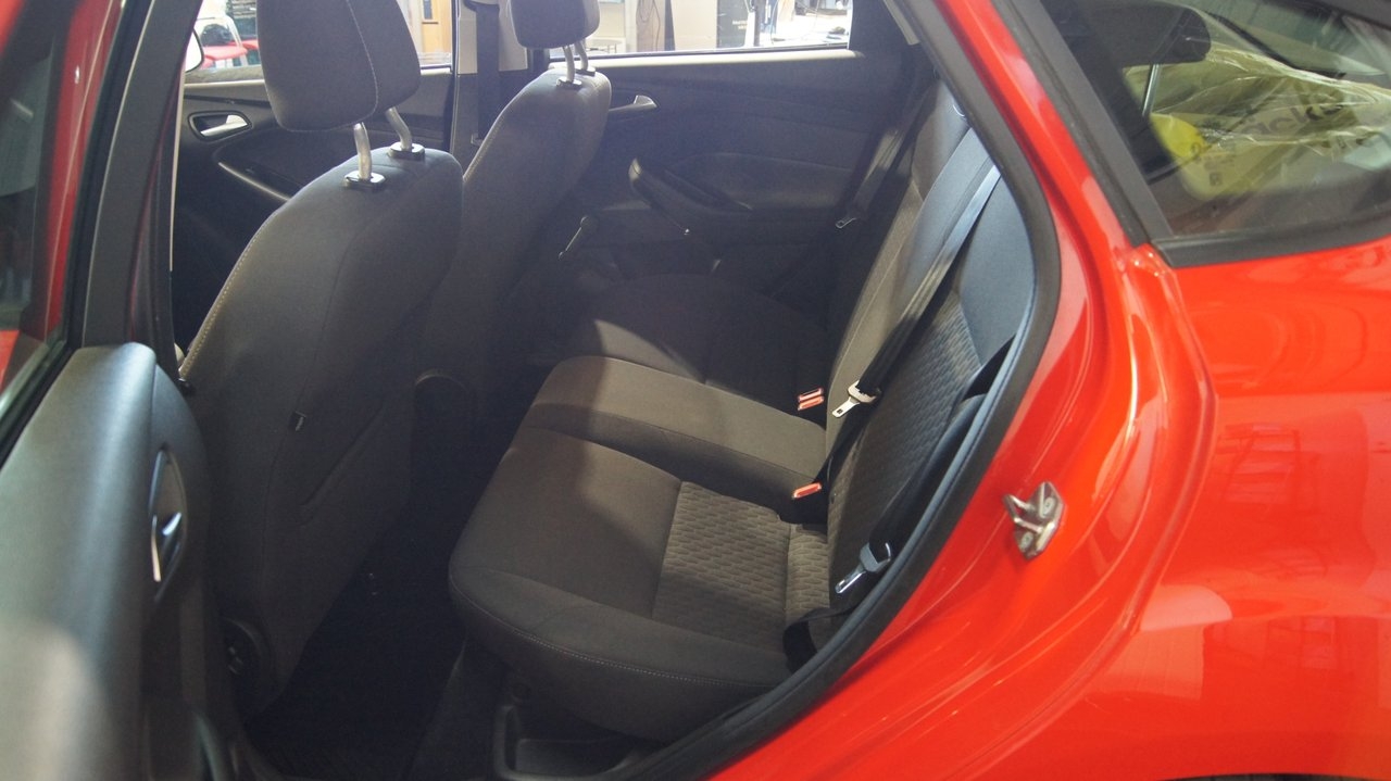 Ford Focus 2014, photo 6/10